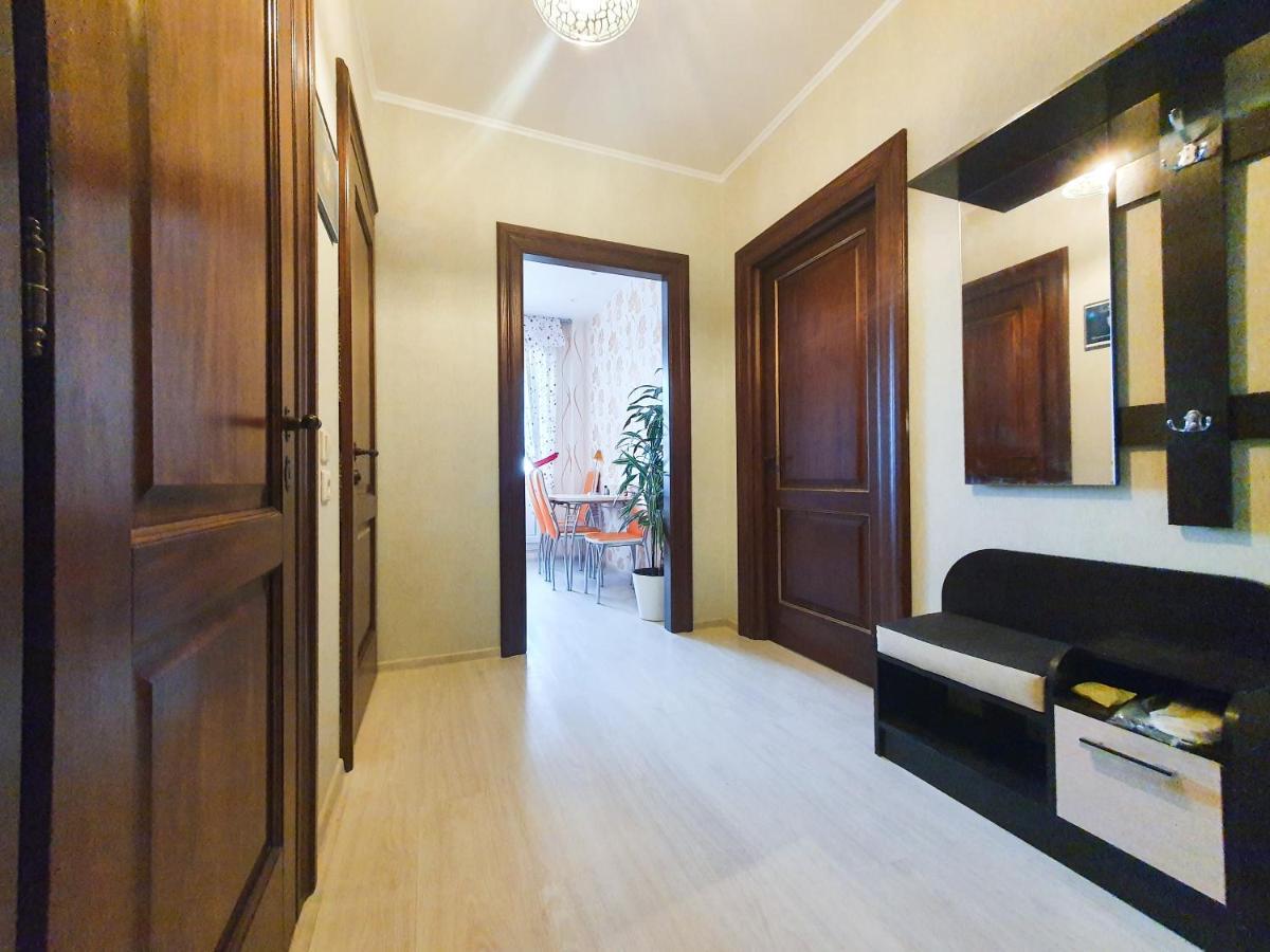 Aelita Apartment С Массажным Креслом Sankt Petersborg Eksteriør billede